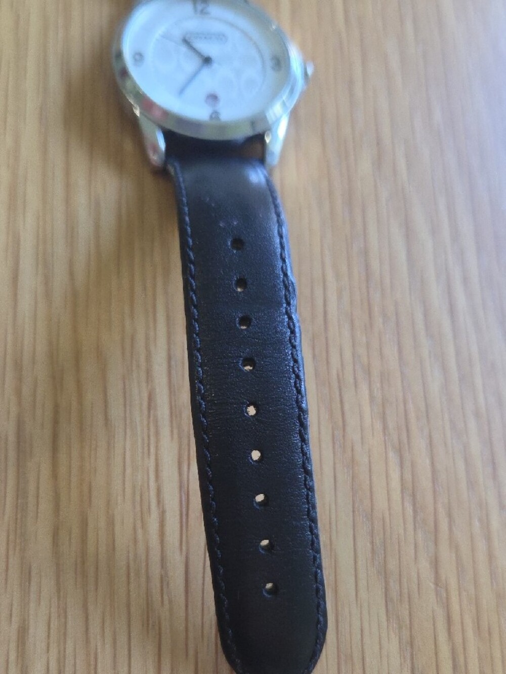 COACH Classic Women's Black Leather Strap Watch – White Signature Dial - Picture 6 of 11